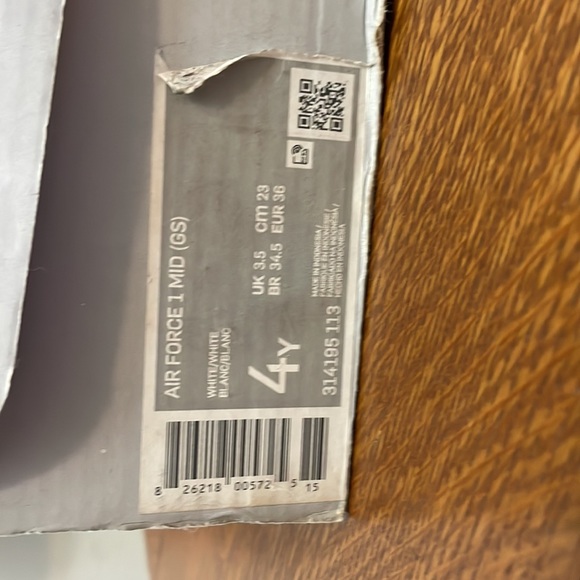 Boys Nike Air Force 1 size 4. Excellent Condition - Picture 7 of 8